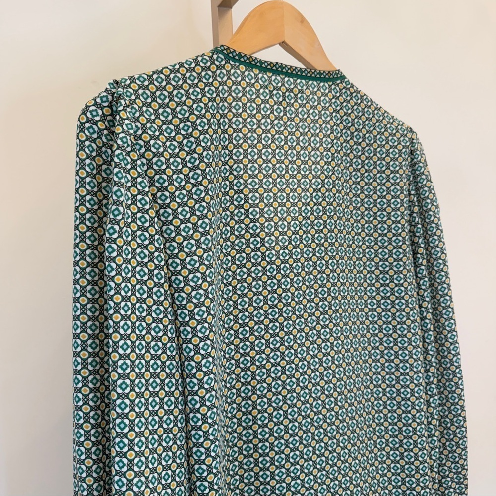 Max Studio Women's Green Geometric Print V-Neck Blouse Size S - Picture 7 of 11
